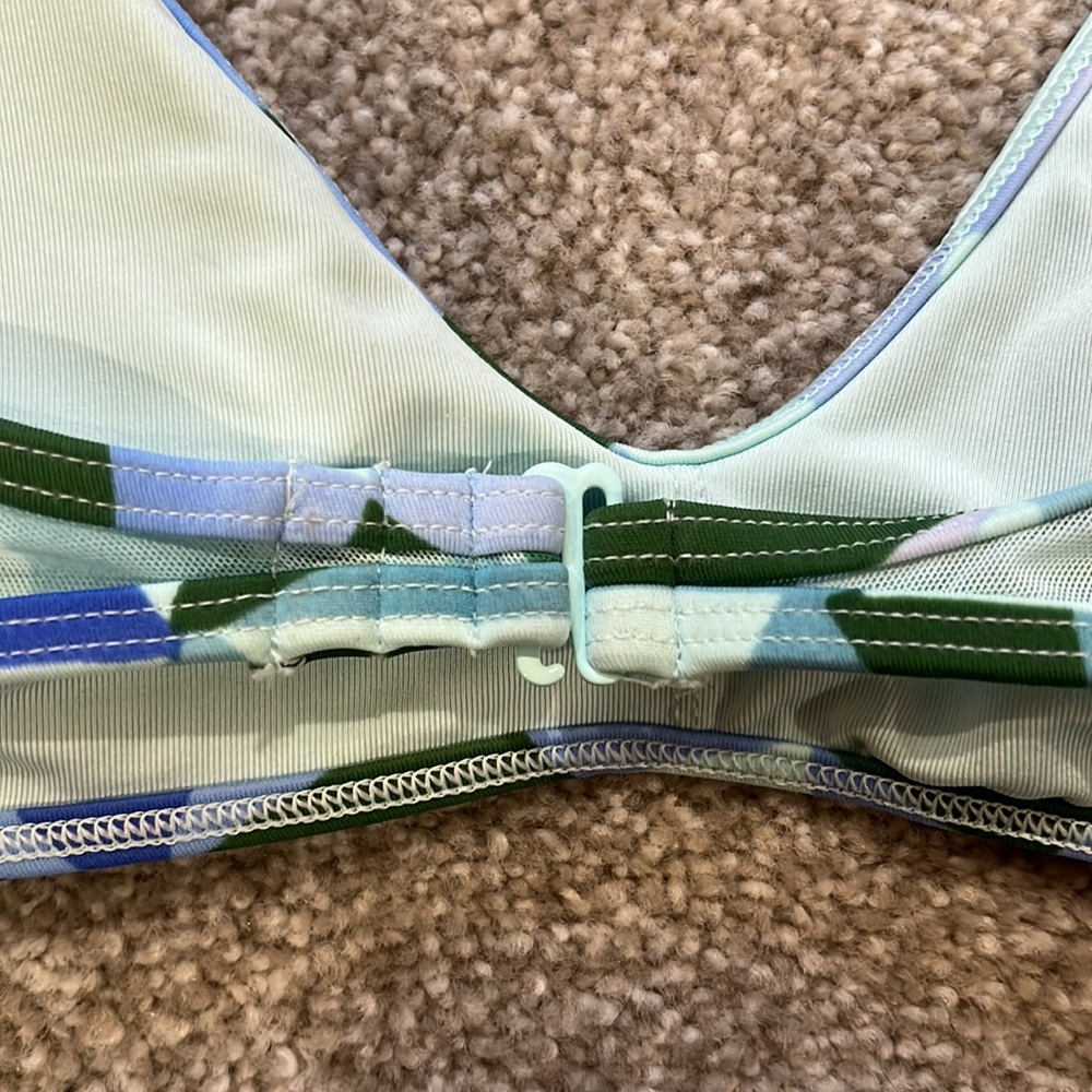 NWT Aerie Scoop Triangle Open Back Mesh Bikini Top SZ L - Picture 3 of 5